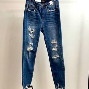 Judy Blue Distressed Skinny Jeans